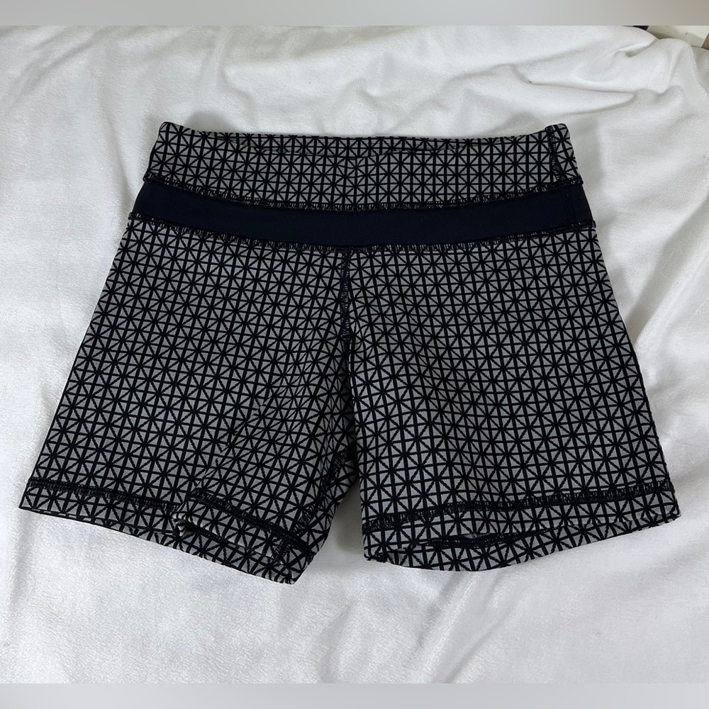 Lululemon Groove Shorts 4 #4-21